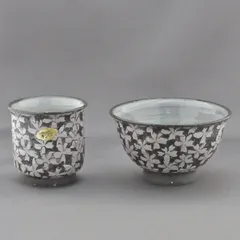 有田焼 千勝窯 黒陶彫花 飯碗・湯呑セット（ピンク）