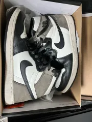 ジョーダン1ダークモカ