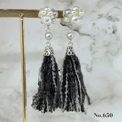 No.643 パール　フラワー　ブラック　タッセル　ピアス/イヤリング