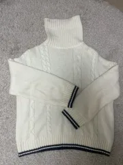 アイボリー タートルネック ニット