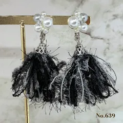 No.639 パール　フラワー　ブラック　引き揃え糸　タッセル　ピアス/イヤリング