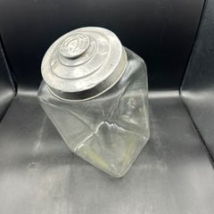 【昭和レトロ】アンティーク ガラスジャー たばこ瓶 金属蓋 昭和レトロ】アンティーク ガラスジャー たばこ瓶 金属蓋 - メルカリ