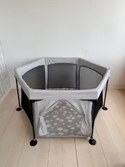 セールクリーニング済み　洗えてたためるポータブルベビーサークル 日本育児 ベビーサークル