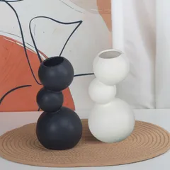 花瓶 フラワーベース 花器 磁器 セラミック ホワイト ブラック 白 黒 オーナメント 小物 おしゃれ かわいい シンプル 玄関 リビングルーム 