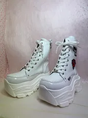 ♡新品未使用♡ Ｍサイズ 23.0cm-23.5cm ヨースケ YOSUKE 厚底スニーカー ホワイトコンビ レディース ハイカット ワッペンデザイン 厚底ブーツ 約9cm ボリュームソール 靴　MY1394-446