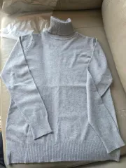 明るいグレー タートルネック ウール ニット free 新品