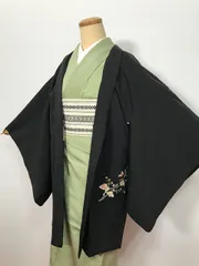 【中古】Mサイズ 羽織 正絹 黒地に唐花模様