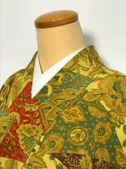 【中古】Mサイズ 正絹 小紋 女郎花地に寄せ柄模様 袷着物シーズン冬