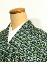 【中古】Sサイズ 正絹 小紋 グリーン地に草花模様