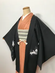 【中古】Mサイズ 羽織 正絹 黒地に枝花模様