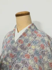 【中古】Mサイズ 小紋 正絹 薄紫地に菊花模様 袷着物シーズン冬