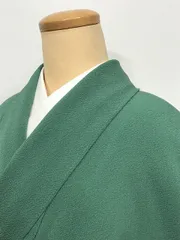 【中古】Sサイズ 正絹 色無地 グリーンの無地 袷着物シーズン冬