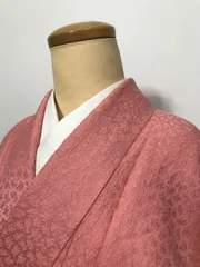 【中古】Sサイズ 色無地 正絹 ピンク地にリーフの地紋