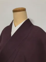 【中古】 Mサイズ 色無地 正絹 小豆色の無地 一つ紋付き 袷着物 最強配送シーズン冬