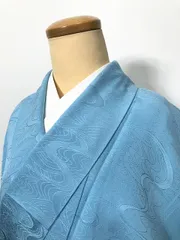 【中古】 Mサイズ 色無地 正絹 流水地紋の水色 袷着物 