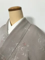 【中古】 Lサイズ 小紋 正絹 グレー地に楓模様 縮緬 ちりめん 袷着物 最強配送