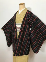 【中古】Mサイズ 羽織 正絹 黒地に格子文様