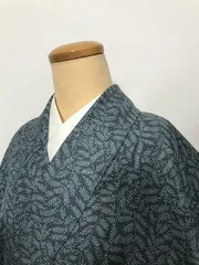 【中古】Lサイズ 小紋 化繊 青緑地に枝葉模様