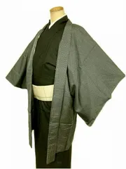 【中古】裄66.5 羽織 男物 正絹 ブルーグレー色地に亀甲絣模様 紬羽織 Sサイズ 着物羽織り メンズ 和装コート 着物用コート 着物コート 着物羽織 和装 アウター 普段着 和服羽織り おしゃれ 羽織り 和服
