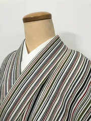 【中古】Sサイズ 化繊 小紋 白地に縞模様