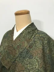 【中古】Mサイズ 小紋 化繊 グリーン地に唐花模様 袷着物 洗える着物シーズン冬