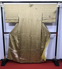 【中古】 Sサイズ 付け下げ 正絹 金茶色地に絵巻物模様 付下げ訪問着 袷着物 最強配送シーズン冬