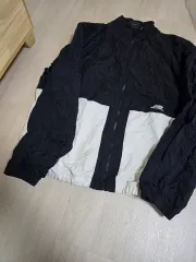 ニューバランス ブラック/白 ウィンドブレーカー ジャケット 105