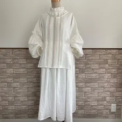 サイドリボンのエプロンワンピース　リネン　オフホワイト