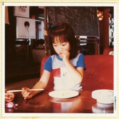 4♢当時ものEサイズ 写真 岡田有希子 生写真 ユッコ 検) - メルカリ