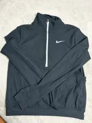 ナイキ ランニング トップス