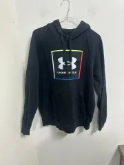 アラビアヴィンテージ アンダーアーマー ブラック ロゴ フーディーTシャツ 100