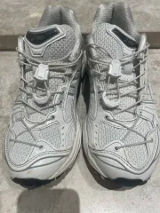 アシックス スニーカー