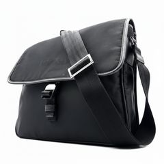 極美品・希少 PRADAプラダ ショルダーバッグ 三角ロゴ プレート