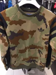 アディダス カモフラ スウェット