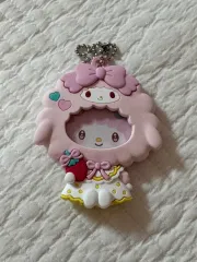 サンリオ いちご新聞 50周年 フォトバッジ フォトキーホルダー ピアノ