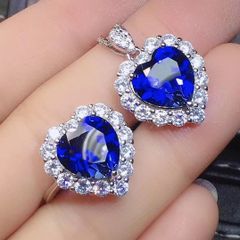サファイア ペンダントトップ 925 208 - メルカリ