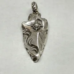 01w-6101 ARIZONA FREEDOM アリゾナフリーダム   太陽神 唐草 矢尻 ペンダントトップ シルバー 付属品無し 本体のみ  ペンダントトップ  【中古品】