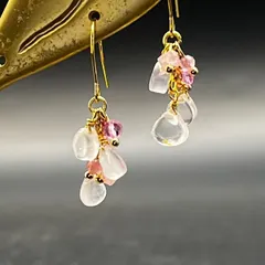 天然石 愛の石 ローズクォーツで桜の花びらの耳飾り G316l fr7111