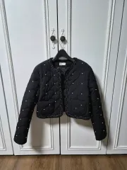 パール装飾ダウンジャケット