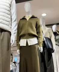 ユニクロ ニット ジップアップ カーディガン オリーブ