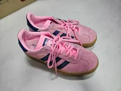 アディダス ガゼル ボールド 235