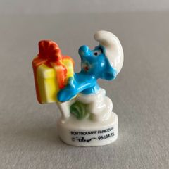 ギフトを運ぶスマーフのフェーブ／プレゼント／フランス雑貨／陶器ミニチュア／ブロカント／ヴィンテージ／蚤の市／幸運の小さな陶器