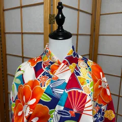 着物　身丈163cm　ポリエステル　紺　赤　青　オレンジ　カラフル　小紋　花柄　レディース　モダン　洗える着物