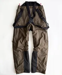 FW1999 PRADA SPORT SUSPENDER NYLON PANT プラダスポーツ　archive アーカイブ 1999年　ランウェイ　ナイロン　サスペンダーパンツ　ナイロンパンツ　GORE-TEX ゴアテックス　PRADA プラダ 90sのサムネイル
