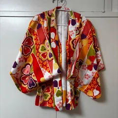9〜10歳目安　キッズ羽織　ポリエステル　小豆色　赤　オレンジ　花柄　キッズ　モダン　洗える着物
