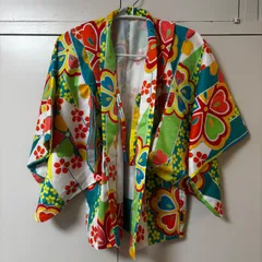7〜8歳目安　キッズ羽織　ポリエステル　黄色　緑　オレンジ　赤　花柄　キッズ　モダン　洗える着物