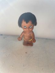 黒色ボディの金色ヘア人形 約6cm - メルカリ