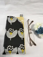 ハンドメイド　メガネケース　花　黒　B084