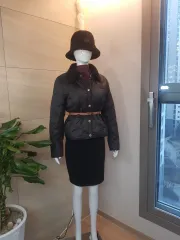 コートの中に必須アイテム 軽くて暖かい軽量ダウン