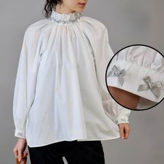 新品❗️即日発送❗️バリエーション フリルスタンドカラーブラウス 